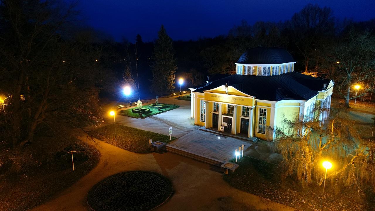 Apartment Pension Stark Франтішкови-Лазнє Екстер'єр фото